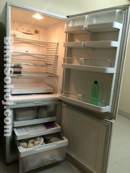 Fisher & Paykel Refrigerator